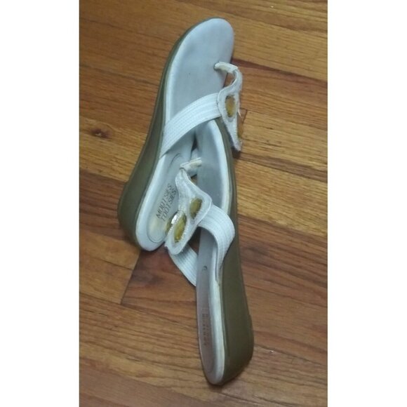 Mootsies Tootsies Sandals Thong Style white 7M yellow rhinestones Pretty wedges - Picture 4 of 7